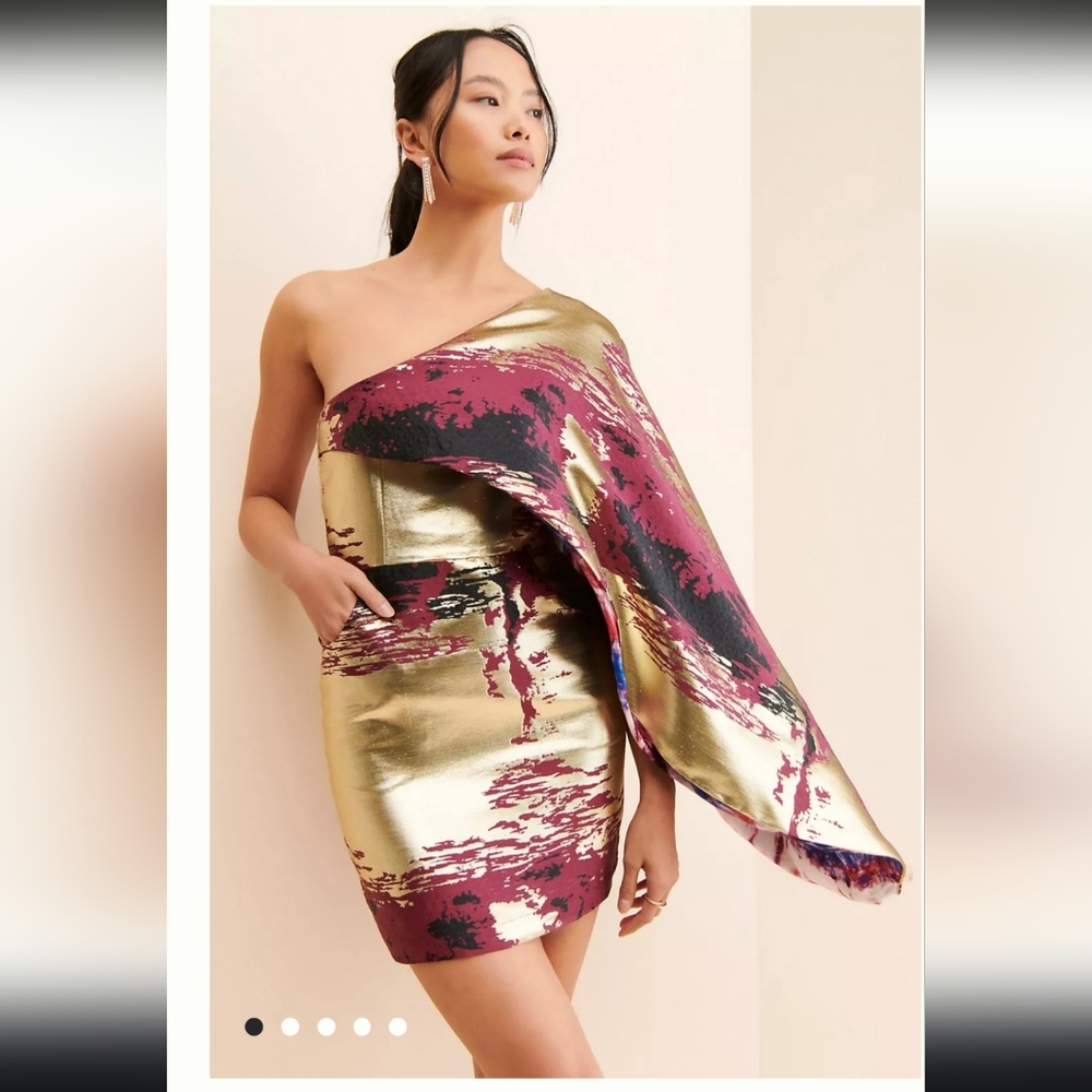 KAHINDO‎ Gold and Burgundy One-Shoulder Dress